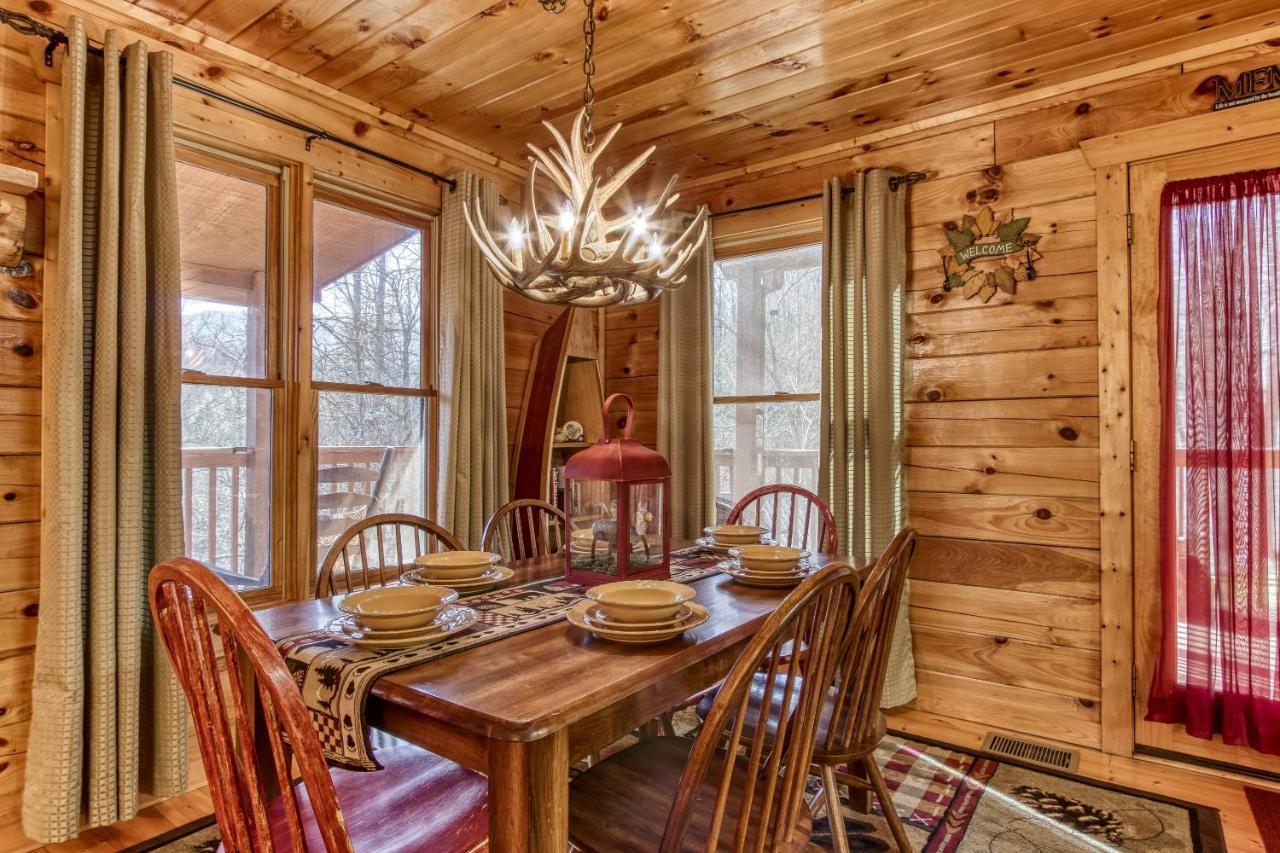 Magical Moments, Hot Tub, Wifi, 1089 Free Tickets Each Paid Day, Dollywood And More Гетлинбург Екстериор снимка