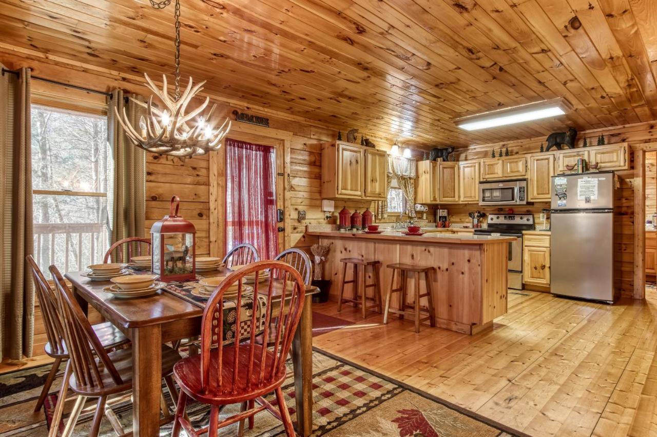Magical Moments, Hot Tub, Wifi, 1089 Free Tickets Each Paid Day, Dollywood And More Гетлинбург Екстериор снимка