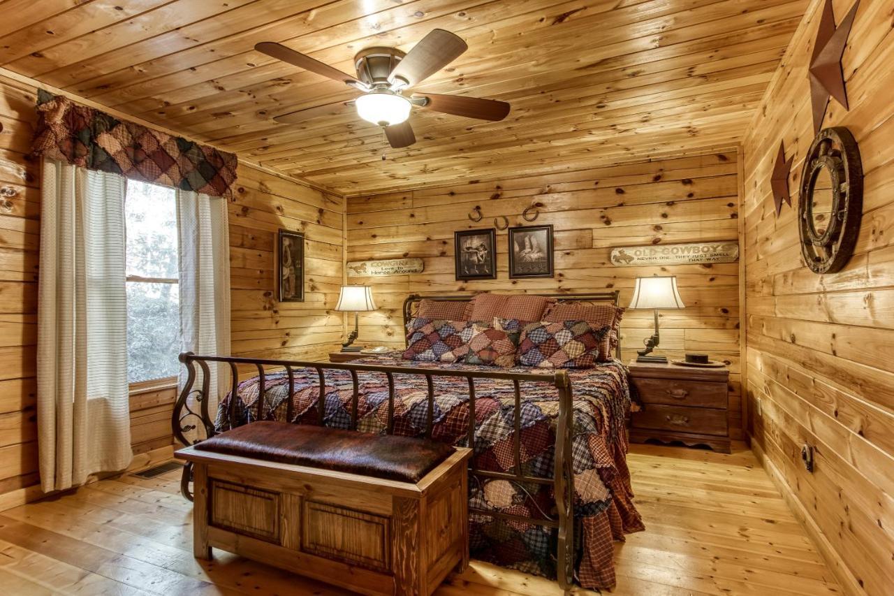 Magical Moments, Hot Tub, Wifi, 1089 Free Tickets Each Paid Day, Dollywood And More Гетлинбург Екстериор снимка