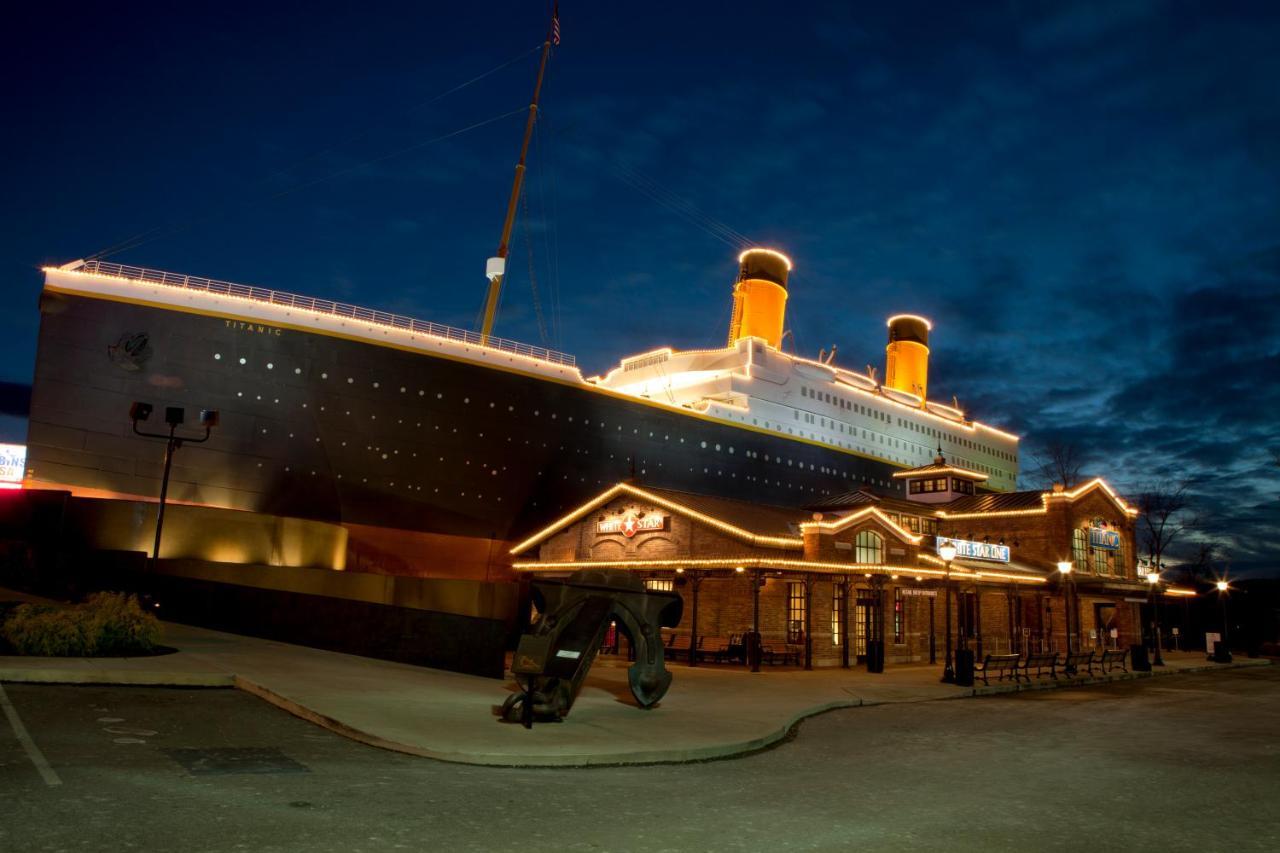 Magical Moments, Hot Tub, Wifi, 1089 Free Tickets Each Paid Day, Dollywood And More Гетлинбург Екстериор снимка