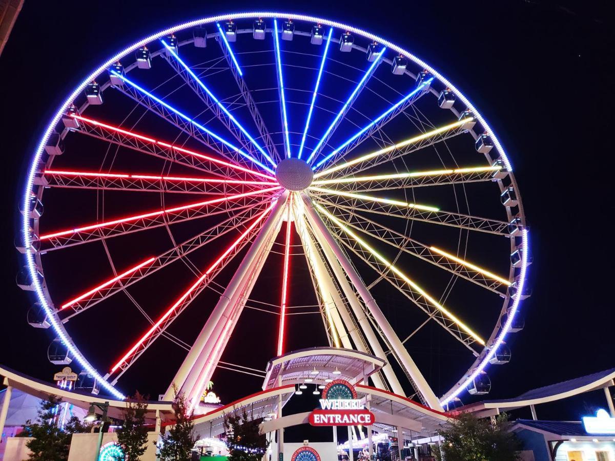 Magical Moments, Hot Tub, Wifi, 1089 Free Tickets Each Paid Day, Dollywood And More Гетлинбург Екстериор снимка