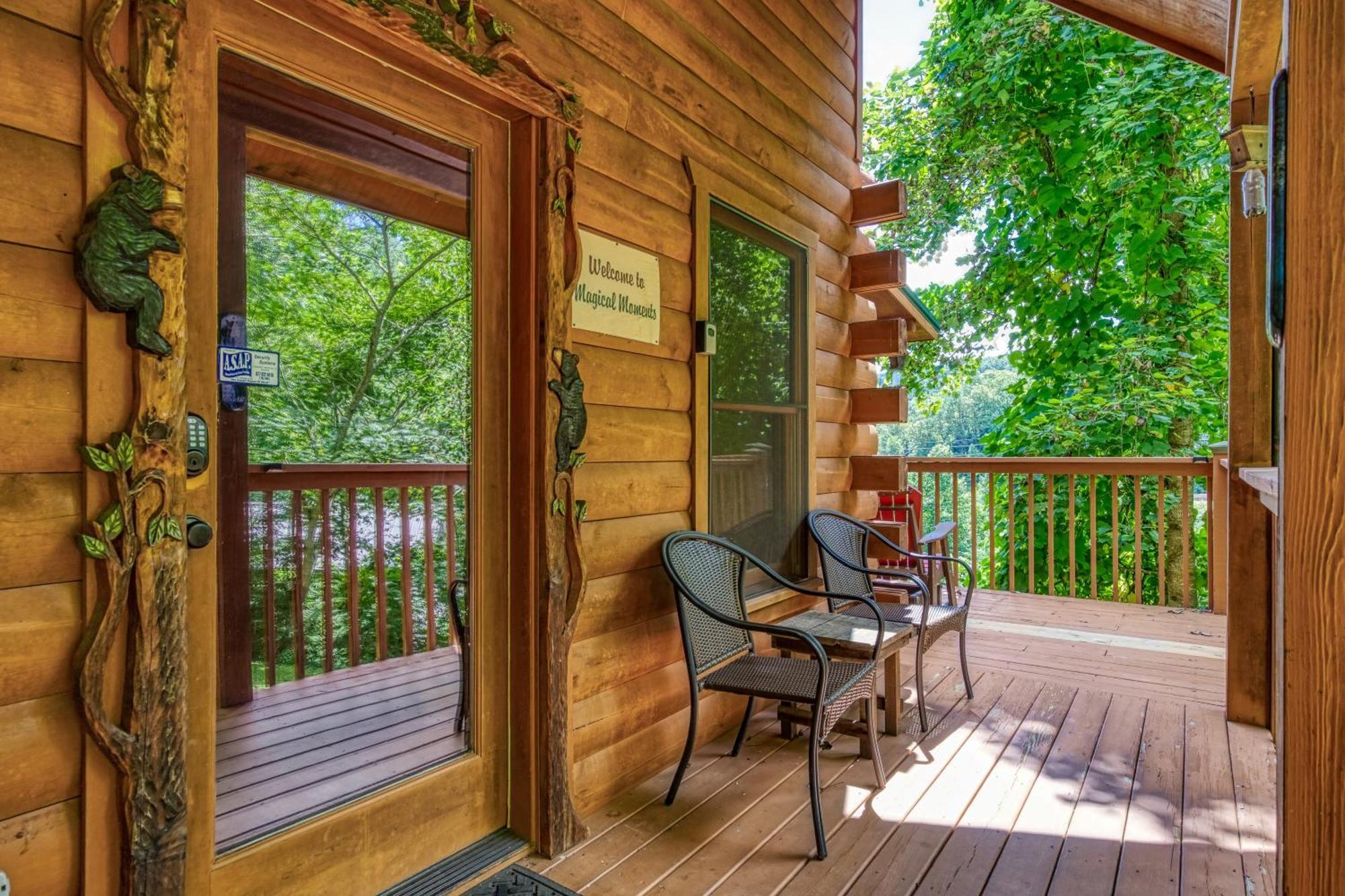 Magical Moments, Hot Tub, Wifi, 1089 Free Tickets Each Paid Day, Dollywood And More Гетлинбург Екстериор снимка